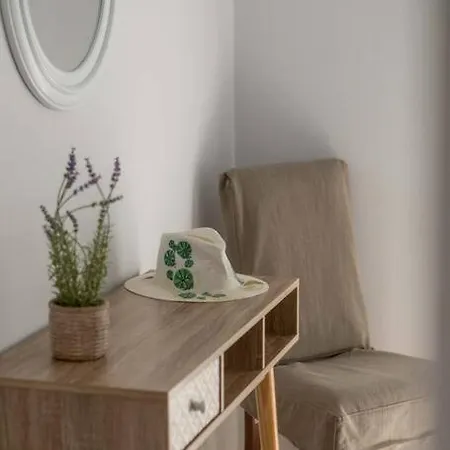 Ten Suns 5 Apartment Lixouri